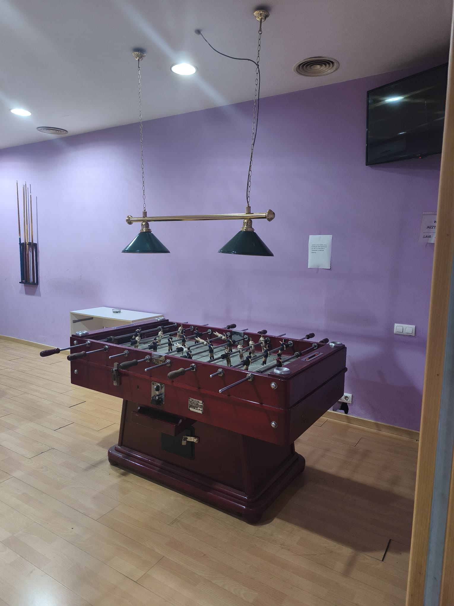 Futbolín y televisión